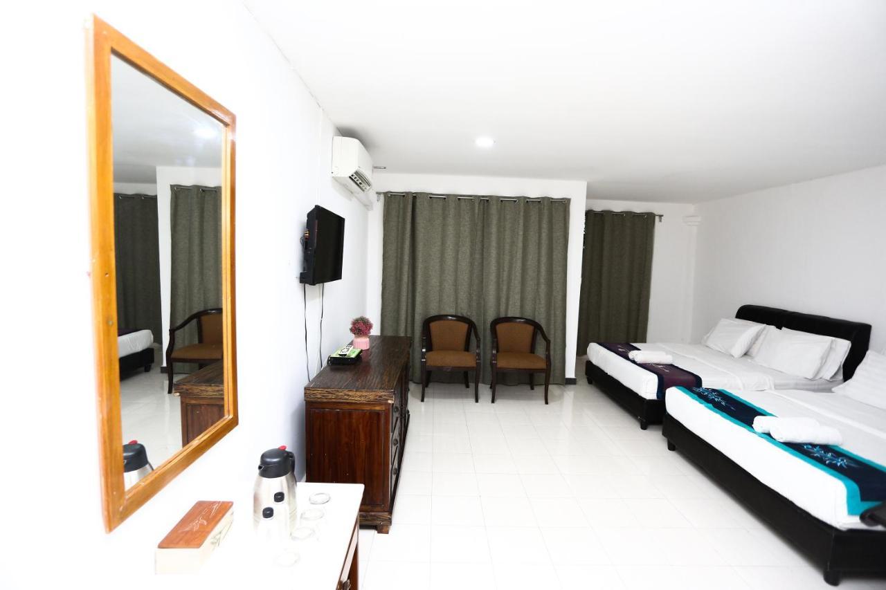 Pondok Muara Chalet Motel Pantai Cenang  Bagian luar foto